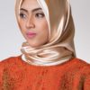 goldy peach hijab segi empat 402